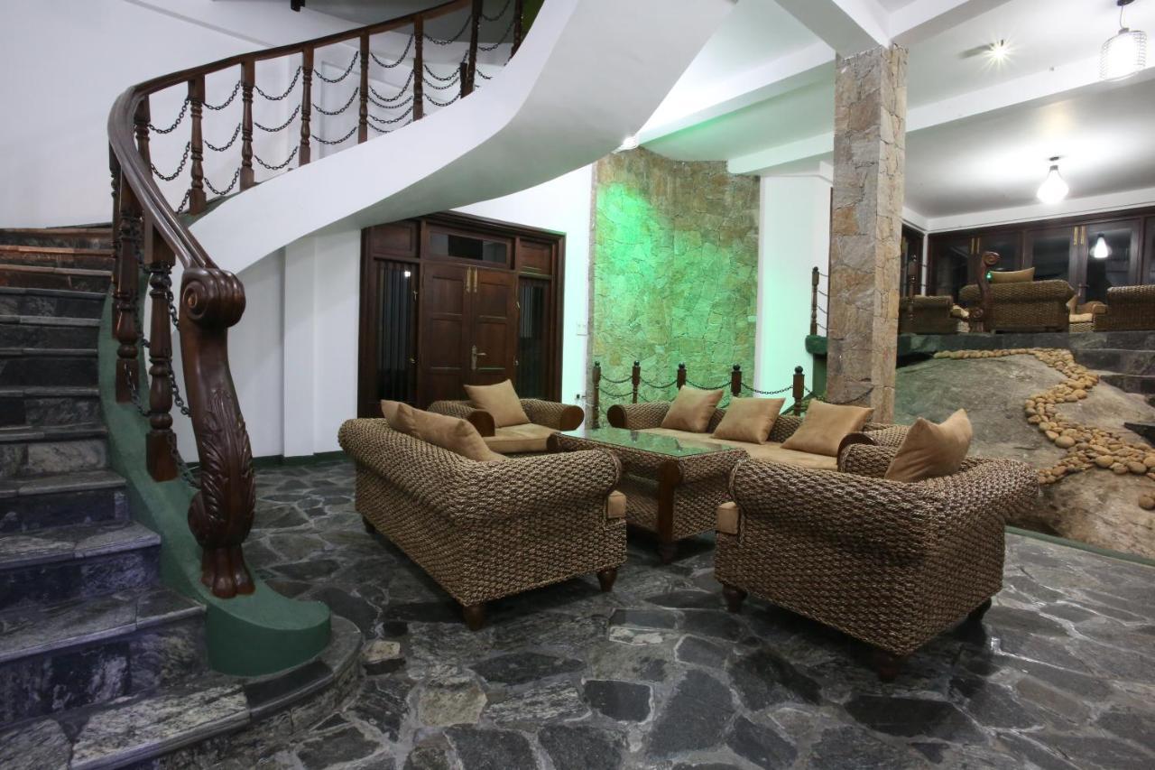 Green Castle Kandy Otel Dış mekan fotoğraf